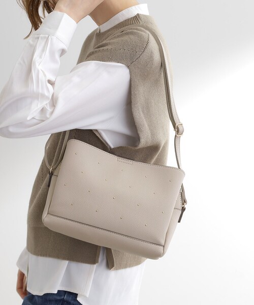 grove（グローブ）の「ドットスタッズ3層ショルダー（ショルダーバッグ・レディース・ライトグレー/ブラック/グリーン系/ピンク系・00）」の3枚目の写真