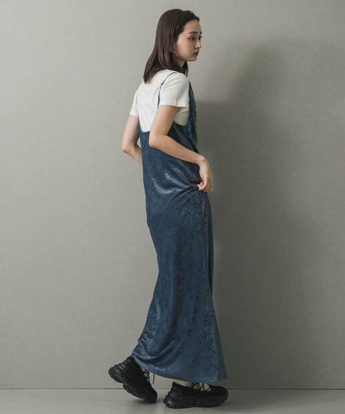 SENSE OF PLACE by URBAN RESEARCH(センスオブプレイスバイアーバンリサーチ)の「シアーベロアドレープキャミワンピ(ワンピース・レディース・ブラウン/ブルー・S/ONE)」の11枚目の写真