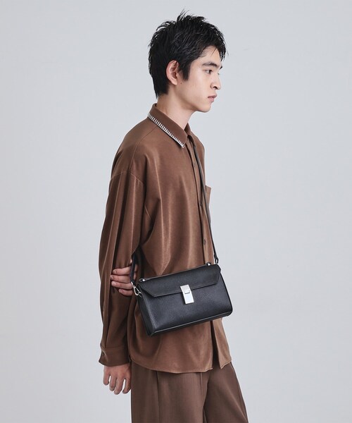 tk.TAKEO KIKUCHI(ティーケータケオキクチ)の「ハンドルフラップショルダー(ショルダーバッグ・メンズ・ブラック/ブラック系・00)」の16枚目の写真