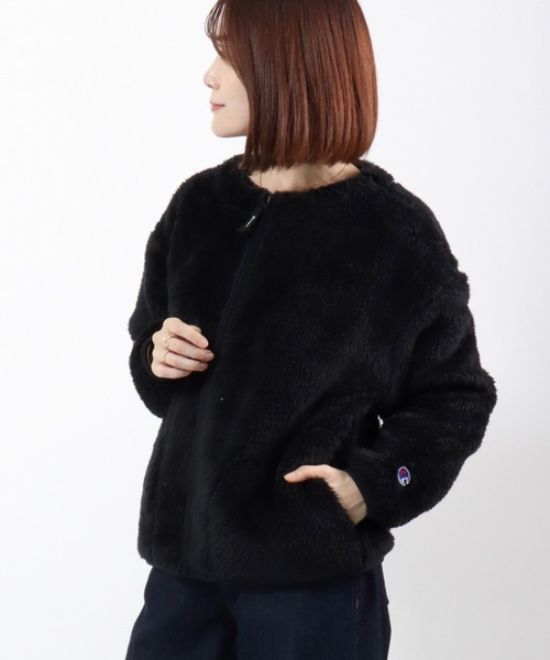 Champion(チャンピオン)の「Champion(チャンピオン)ワンポイントロゴ刺繍 シェルパフリースノーカラージャケット レディース/ボアブルゾン(ノーカラージャケット・レディース・ライトパープル/オフホワイト/ブラック・L/M)」の3枚目の写真