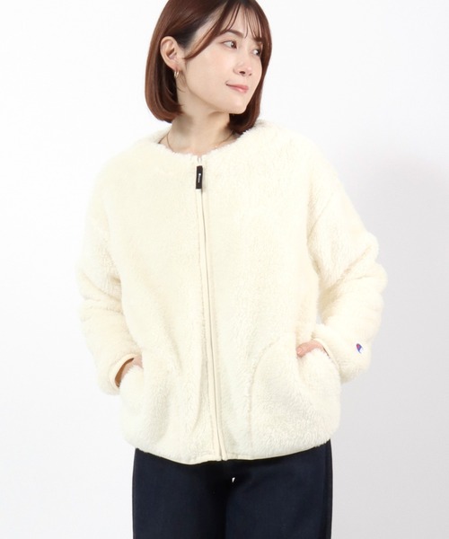 Champion(チャンピオン)の「Champion(チャンピオン)ワンポイントロゴ刺繍 シェルパフリースノーカラージャケット レディース/ボアブルゾン(ノーカラージャケット・レディース・ライトパープル/オフホワイト/ブラック・L/M)」の6枚目の写真