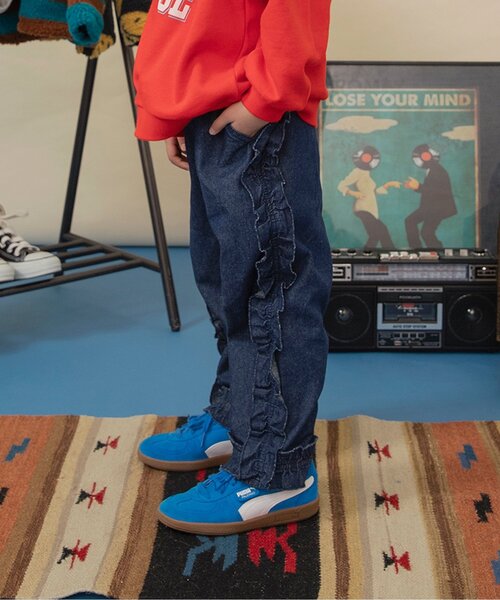 BREEZE(ブリーズ)の「【ジュニア対応】フリルデニムパンツ(デニムパンツ・キッズ・ネイビー/ブルー・80/90/100/110/120/130/140)」の2枚目の写真