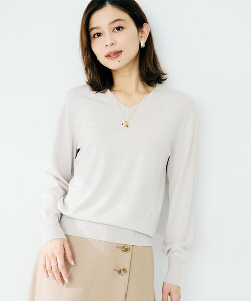 UNTITLED（アンタイトル）の「【洗える/ウール100%】Vネックウールニット（ニット/セーター・レディース・レッド系1/ブラック/ナチュラル/オフホワイト/ライトグレー/ブルー系その他・48/44/04/03/02/01/00）」の5枚目の写真