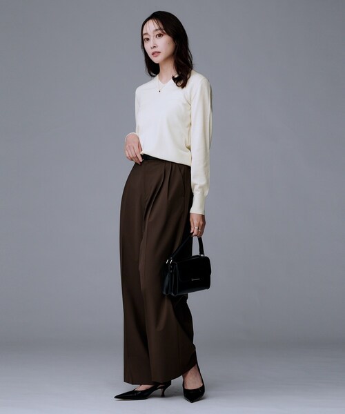 UNTITLED（アンタイトル）の「【洗える/ウール100%】Vネックウールニット（ニット/セーター・レディース・レッド系1/ブラック/ナチュラル/オフホワイト/ライトグレー/ブルー系その他・48/44/04/03/02/01/00）」の10枚目の写真