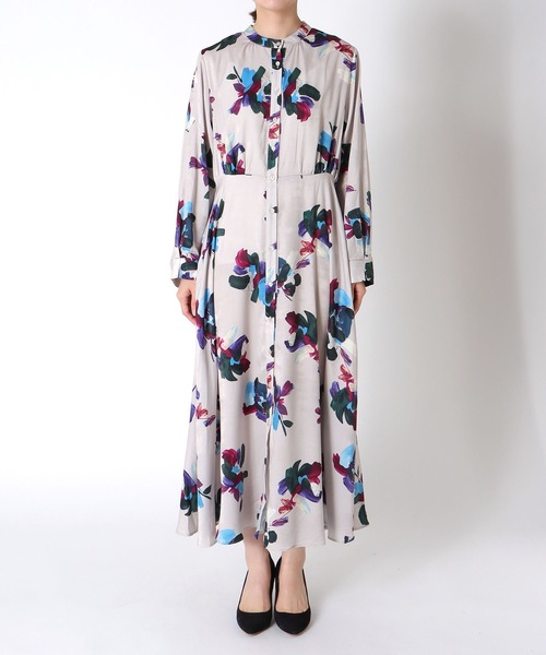 Jines（ジネス）の「ペイントフラワープリントワンピース（ワンピース・レディース・グレー/ライトベージュ・38）」の15枚目の写真