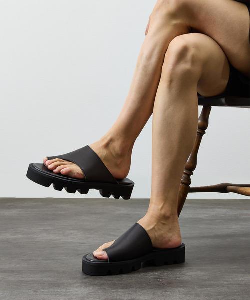 PADRONE(パドローネ)の「PADRONE パドローネ / CS TONG SANDALS レザートングサンダル 牛革 日本製 / PU2308-3211(サンダル・メンズ・ブラック・41/40/42)」の5枚目の写真