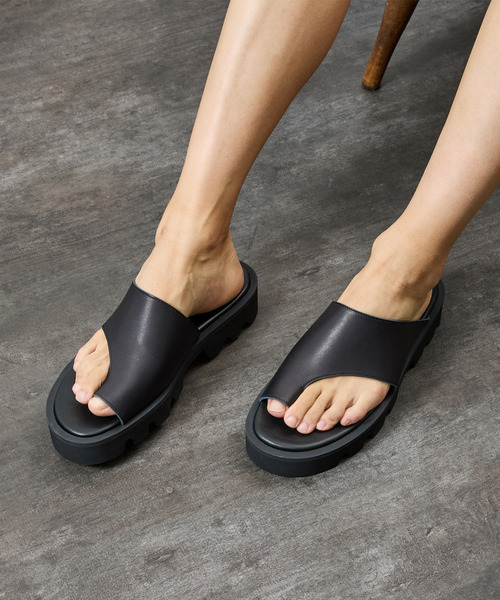 PADRONE(パドローネ)の「PADRONE パドローネ / CS TONG SANDALS レザートングサンダル 牛革 日本製 / PU2308-3211(サンダル・メンズ・ブラック・41/40/42)」の3枚目の写真