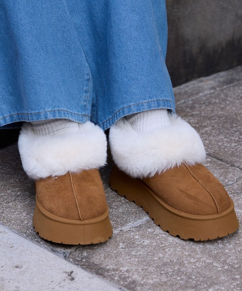 MONO-MART（モノマート）の「ムートンライクボア ボリュームショートブーツ（ブーツ・レディース・キャメル/ブラック/グレイッシュベージュ・XL/L/M/S）」の5枚目の写真