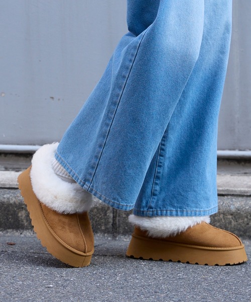 MONO-MART（モノマート）の「ムートンライクボア ボリュームショートブーツ（ブーツ・レディース・キャメル/ブラック/グレイッシュベージュ・XL/L/M/S）」の7枚目の写真