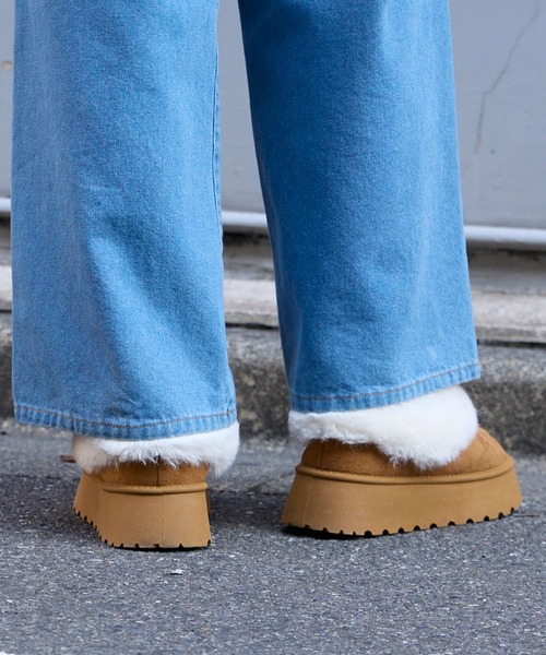 MONO-MART（モノマート）の「ムートンライクボア ボリュームショートブーツ（ブーツ・レディース・キャメル/ブラック/グレイッシュベージュ・XL/L/M/S）」の8枚目の写真