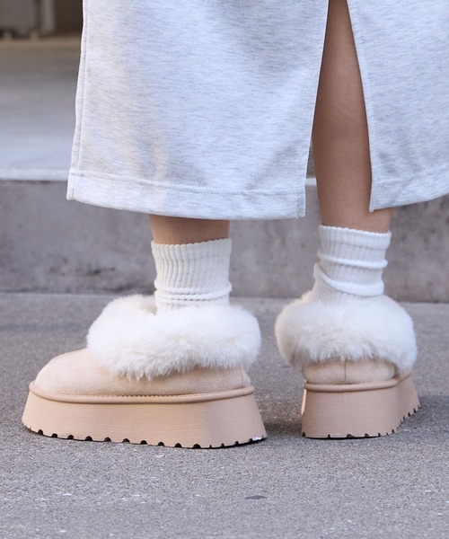 MONO-MART（モノマート）の「ムートンライクボア ボリュームショートブーツ（ブーツ・レディース・キャメル/ブラック/グレイッシュベージュ・XL/L/M/S）」の17枚目の写真