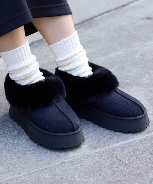 MONO-MART（モノマート）の「ムートンライクボア ボリュームショートブーツ（ブーツ・レディース・キャメル/ブラック/グレイッシュベージュ・XL/L/M/S）」の21枚目の写真