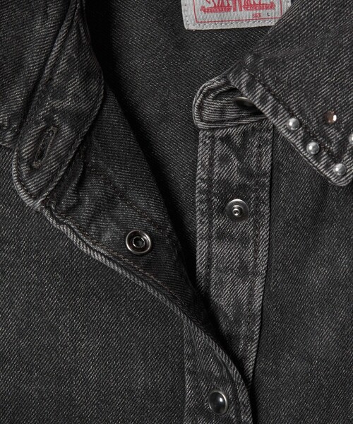 Levi's(リーバイス)の「【国内EXCLUSIVE】<Levi's>スタッズ デニムウエスタンシャツ(シャツ/ブラウス・レディース・ブラック・L)」の17枚目の写真