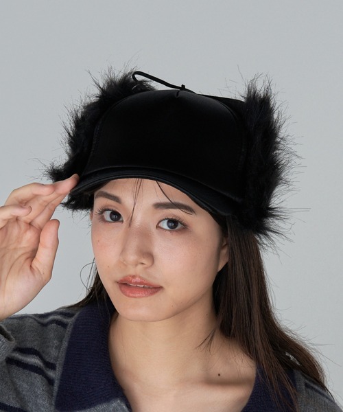 RAY CASSIN(レイカズン)の「イヤーマフキャップ(キャップ・レディース・ブラック/ブラウン・FREE)」の2枚目の写真