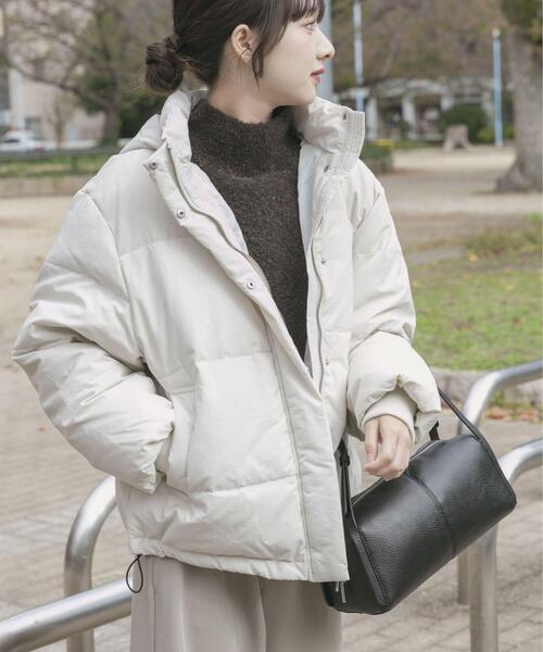 ITEMS URBANRESEARCH（アイテムズ アーバンリサーチ）の「『撥水』フードダウンジャケット（ダウンジャケット/コート・レディース・ブラック/カーキ/ホワイト系その他・SMALL/MEDIUM）」の2枚目の写真