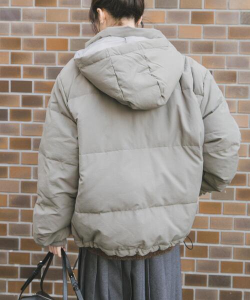 ITEMS URBANRESEARCH（アイテムズ アーバンリサーチ）の「『撥水』フードダウンジャケット（ダウンジャケット/コート・レディース・ブラック/カーキ/ホワイト系その他・SMALL/MEDIUM）」の20枚目の写真