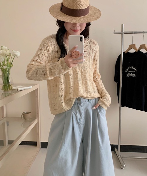 a lot of love（ア ロット オブ ラブ）の「かぎ編みVネックニット（ニット/セーター・レディース・グリーン/ピンク/ベージュ/オフホワイト・FREE）」の2枚目の写真