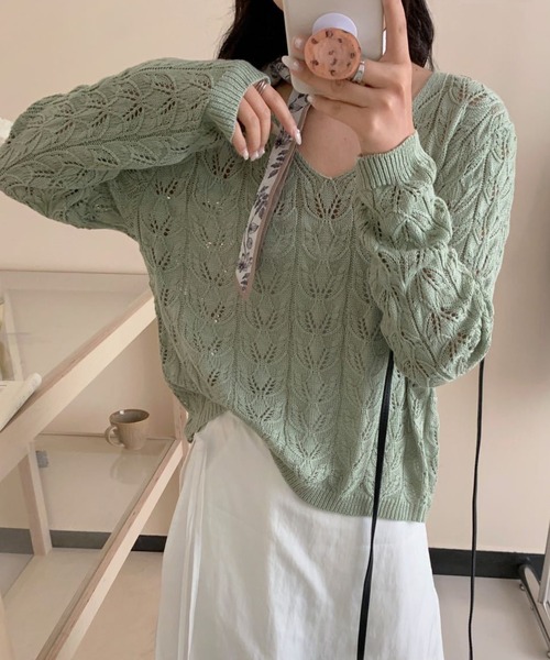 a lot of love（ア ロット オブ ラブ）の「かぎ編みVネックニット（ニット/セーター・レディース・グリーン/ピンク/ベージュ/オフホワイト・FREE）」の5枚目の写真