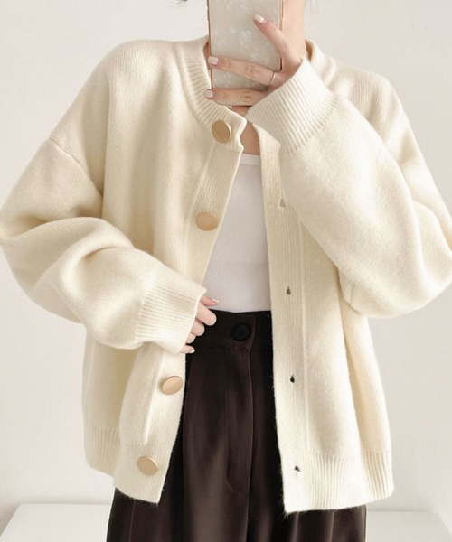 BLANC FICELLE(ブランフィセル)の「ビッグボタン カーディガン(カーディガン/ボレロ・レディース・グレー/レッド/ベージュ/Off White/ブラック・FREE)」の3枚目の写真