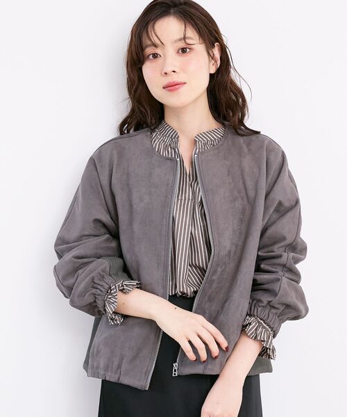 le.coeur blanc（ルクールブラン）の「異素材ボリュームスリーブブルゾン（ブルゾン・レディース・アイボリー/チャコールグレー・38）」の4枚目の写真