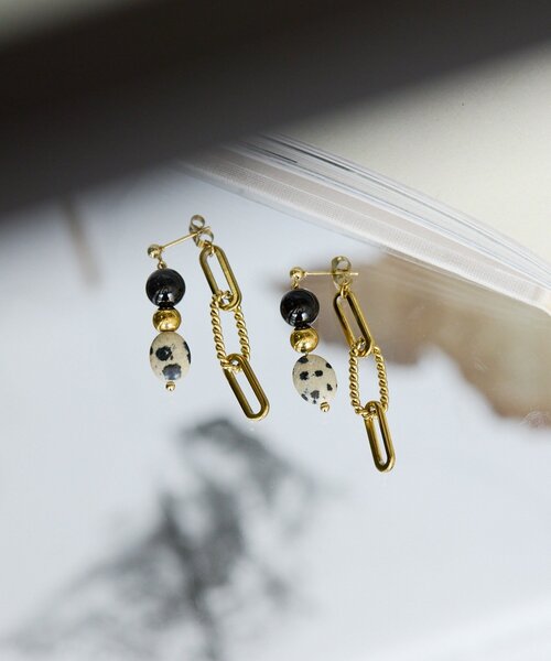 ear PAPILLONNER(イアパピヨネ)の「《金属アレルギー対応/ステンレス》ダルメシアンピアス(ピアス(両耳用)・レディース・ゴールド・FREE)」の1枚目の写真