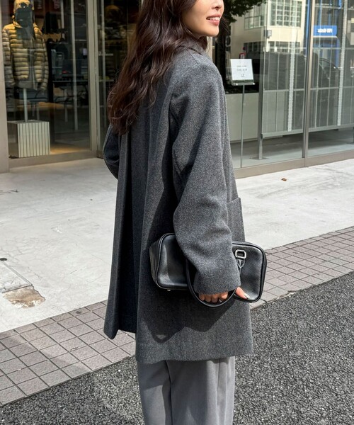 fredy emue（フレディエミュ）の「Super100ステンカラーミドルコート（ダッフルコート・レディース・ネイビー/ベージュ/チャコールグレー・36/38）」の16枚目の写真