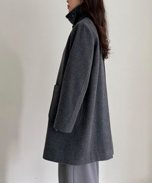 fredy emue（フレディエミュ）の「Super100ステンカラーミドルコート（ダッフルコート・レディース・ネイビー/ベージュ/チャコールグレー・36/38）」の21枚目の写真