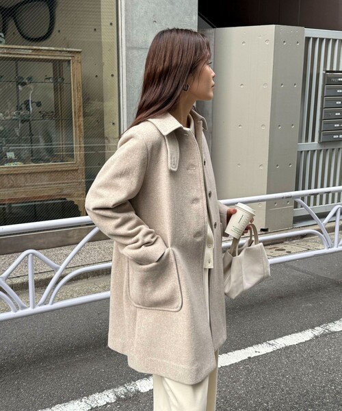 fredy emue（フレディエミュ）の「Super100ステンカラーミドルコート（ダッフルコート・レディース・ネイビー/ベージュ/チャコールグレー・36/38）」の4枚目の写真