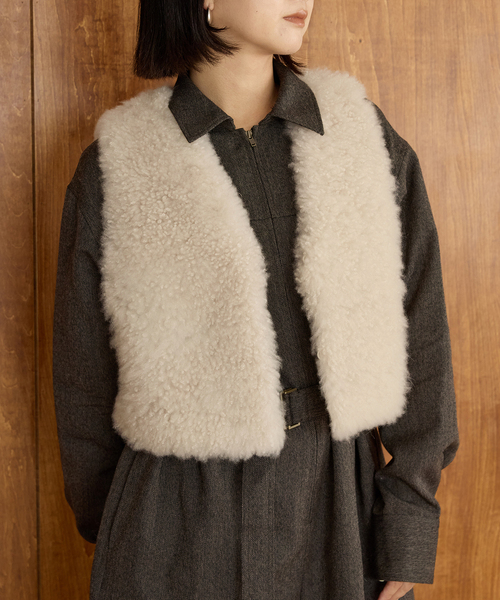 IENA LA BOUCLE(イエナラブークル)の「IENA LA BOUCLE カシミヤファーベスト(その他アウター・レディース・ホワイト・FREE)」の2枚目の写真