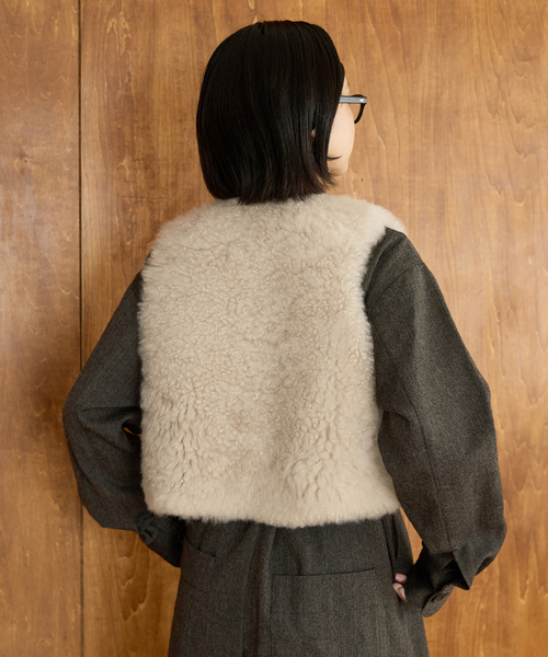 IENA LA BOUCLE(イエナラブークル)の「IENA LA BOUCLE カシミヤファーベスト(その他アウター・レディース・ホワイト・FREE)」の4枚目の写真