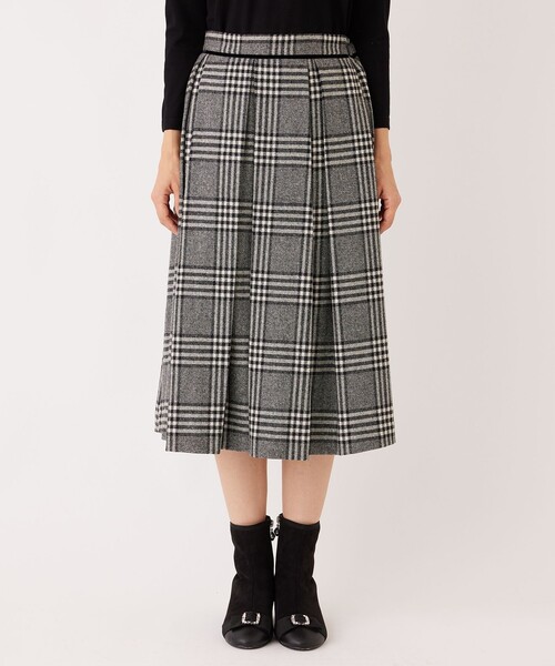 TO BE CHIC(トゥー ビー シック)の「グレンチェック タックスカート(スカート・レディース・チャコールグレー・42/40)」の3枚目の写真