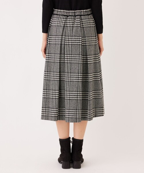 TO BE CHIC(トゥー ビー シック)の「グレンチェック タックスカート(スカート・レディース・チャコールグレー・42/40)」の6枚目の写真