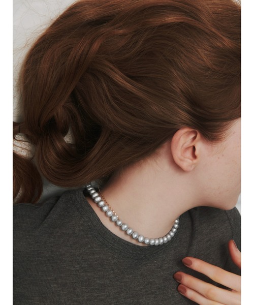 les bonbon（ルボンボン）の「【les bonbon】lunelle gray pearl necklace/リュネル グレー パール ネックレス（ネックレス・レディース・グレー・FREE）」の6枚目の写真