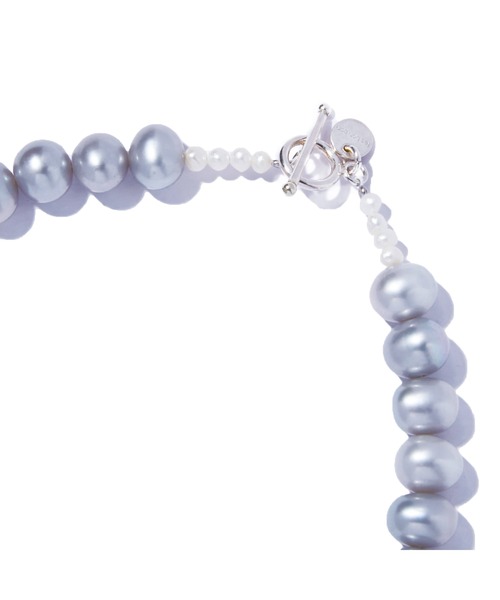 les bonbon（ルボンボン）の「【les bonbon】lunelle gray pearl necklace/リュネル グレー パール ネックレス（ネックレス・レディース・グレー・FREE）」の4枚目の写真