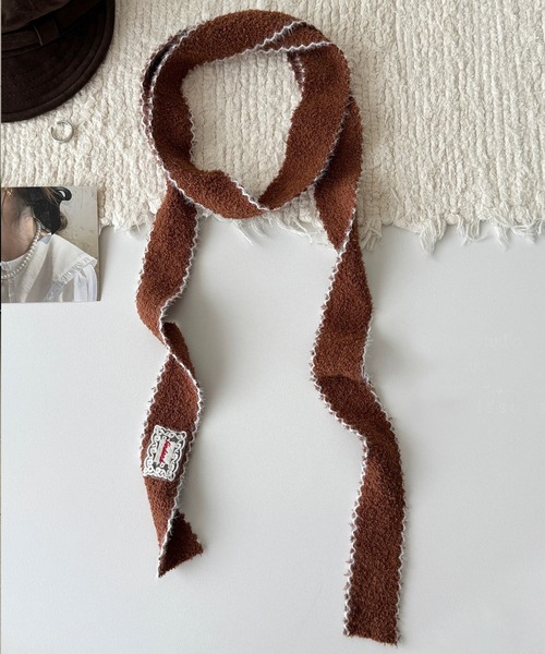 shopnikoniko（ショップニコニコ）の「スリムマフラー  ウェーブステッチ レースワッペン付き ニット マフラー（マフラー・レディース・ブラウン/ホワイト/ブラック/グレー・フリー）」の12枚目の写真