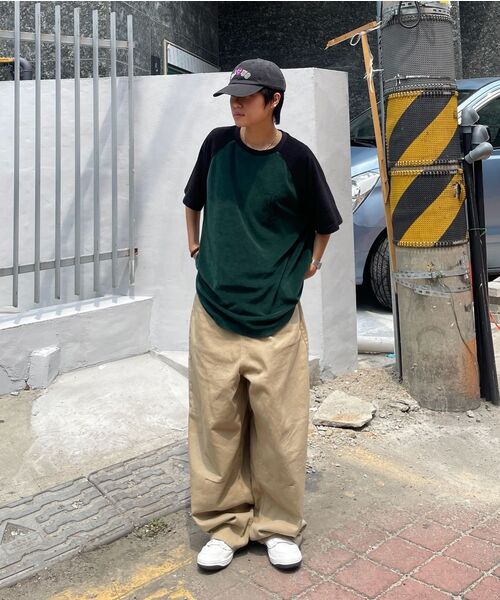 SIGNATURE(シグネチャ)の「ワイドカーブドダーツコットンパンツ【ベージュ】(その他パンツ・レディース・その他・LARGE/X-LARGE/SMALL/MEDIUM)」の3枚目の写真