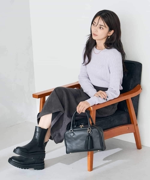 a.v.v(アーヴェヴェ)の「ワンポイント刺繍ケーブルニット(ニット/セーター・レディース・アイボリー/グレー/ライラック・38/40)」の21枚目の写真