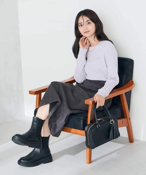 a.v.v(アーヴェヴェ)の「ワンポイント刺繍ケーブルニット(ニット/セーター・レディース・アイボリー/グレー/ライラック・38/40)」の11枚目の写真