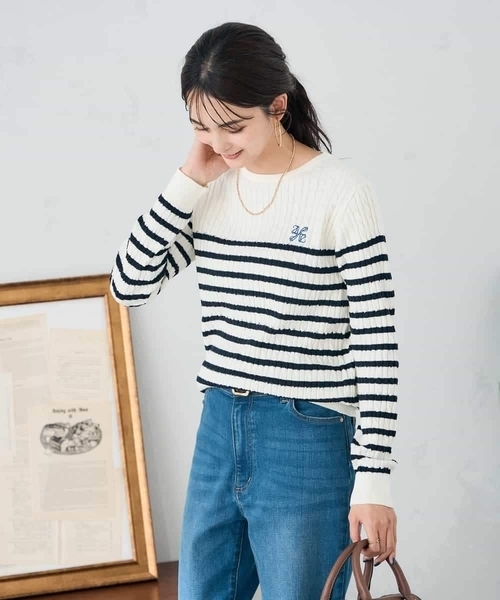 a.v.v(アーヴェヴェ)の「ワンポイント刺繍ケーブルニット(ニット/セーター・レディース・アイボリー/グレー/ライラック・38/40)」の13枚目の写真