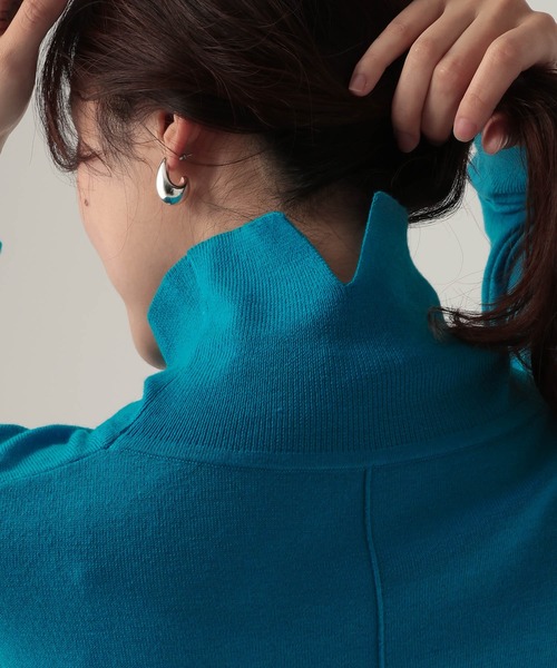 Elura（エルーラ）の「ハイネックポンチョニット/611690（ニット/セーター・レディース・ブラック/チャコールグレー/キャメル/ターコイズブルー・FREE）」の19枚目の写真