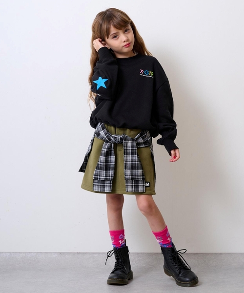 X-girl Stages（エックスガールステージス）の「カラフルバックロゴプリント 切替トレーナー（スウェット・キッズ・アイボリー/ブラック・120cm/140cm/90cm/100cm/110cm/130cm）」の4枚目の写真