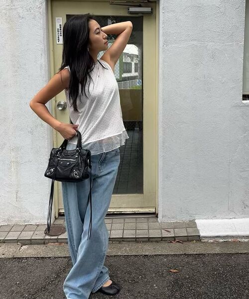 MUSINSA STANDARD WOMAN（ムシンサスタンダードウーマン）の「ウィメンズライトウェイトルーズストレートデニムパンツ[ライトインディゴ]（デニムパンツ・レディース・その他・30/24/25/26/27/28/29）」の7枚目の写真