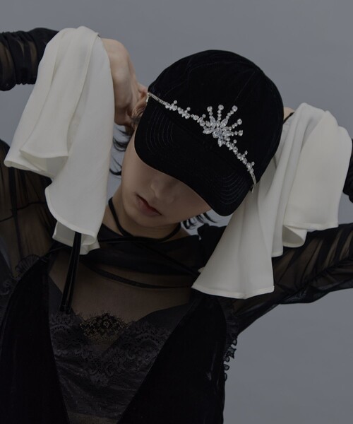 tanakadaisuke（タナカダイスケ）の「【tanakadaisuke/タナカダイスケ】bijou tiara velvet cap/ビジューティアラベルベットキャップ（キャップ・レディース・ブラック・FREE）」の6枚目の写真