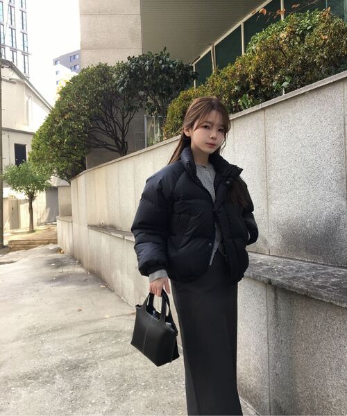 SIYAZU(シヤジュ)の「SIOT4010 Duck Down Crop PD_Black(ダウンジャケット/コート・レディース・ブラック・FREE)」の4枚目の写真