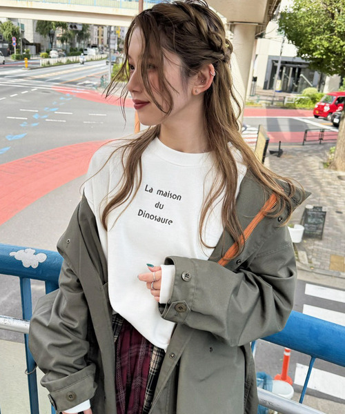 DOUBLE NAME（ダブルネーム）の「みんなで住みたい恐竜プルオーバー（その他トップス・レディース・オフホワイト/ブルー/ブラック系・FREE）」の7枚目の写真