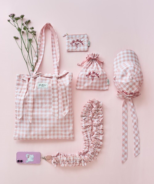 Cath Kidston(キャスキッドソン)の「ギャザーショルダーストラップ Painted Gingham(スマホグッズ・レディース・ネイビー/ピンク/サックスブルー・FREE)」の3枚目の写真