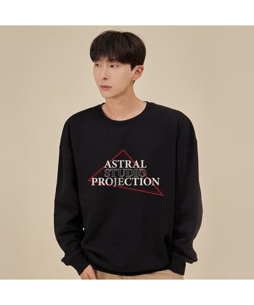ASTRAL PROJECTION(アストラルプロジェクション)の「トライアングルロゴレタリングルーズフィットスウェットシャツ_ブラック(スウェット・メンズ・その他・LARGE/MEDIUM/X-LARGE/XX-LARGE)」の2枚目の写真