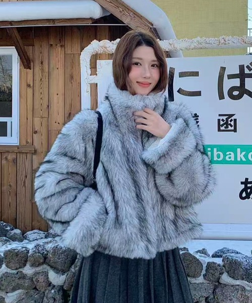 DIAVEL(ディアベル)の「2WAY袖/ふわもこフェイクファージャケット(Tシャツ/カットソー・レディース・ブラウン/グレー/ベージュ・M)」の16枚目の写真