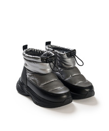 STOEKIDS（ストキッズ）の「スノーパディングショートブーツ_ブラック、ダークシルバー（ブーツ）」
