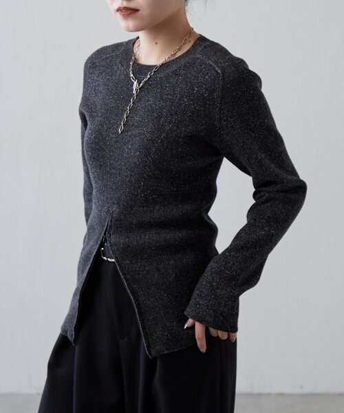 Lui's（ルイス）の「フロントZIPデザインニット（ニット/セーター